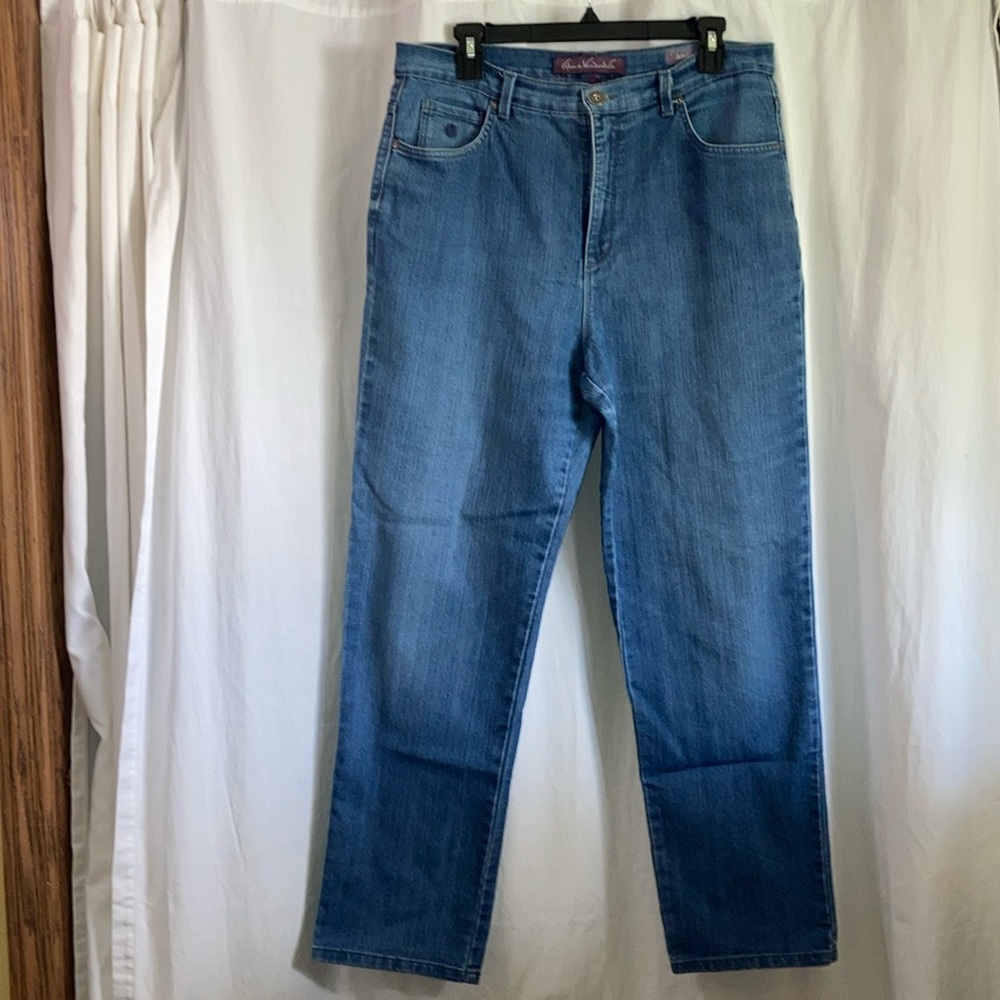 Gloria Vanderbilt Amanda blue jeans